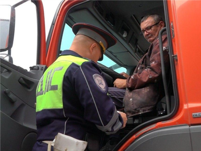 Грузовики начали досматривать на трассах Солнечногорска