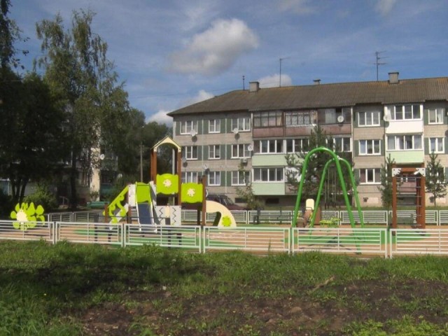 В деревне Слобода открыли новую площадку для детей