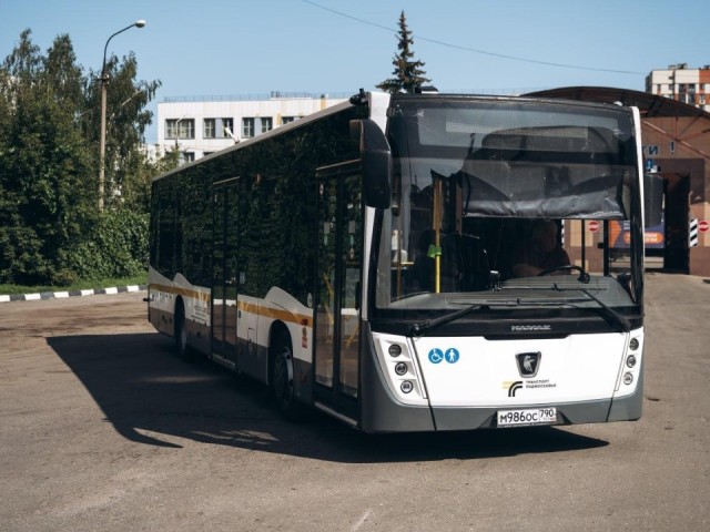 Водитель Мострансавто помог школьнику, заблудившемуся в автобусе № 558