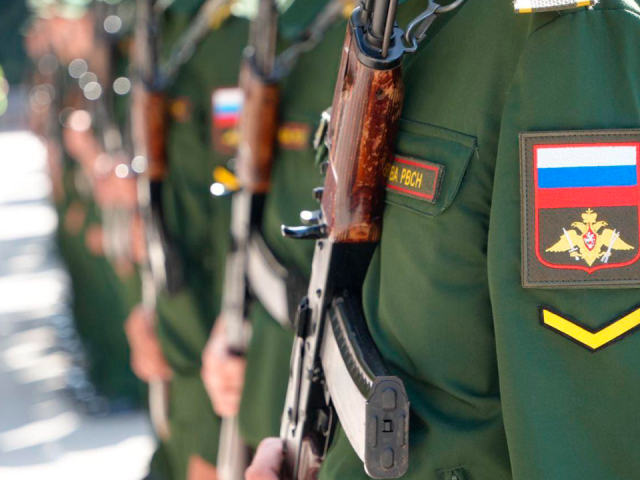 Порядка 400 курсантов академии РВСН приняли присягу в Серпухове