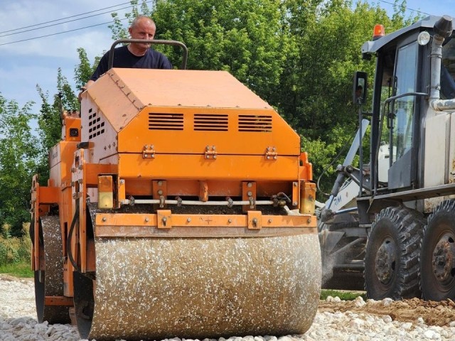 У Астаповской школы к началу учебного года сделают дорогу и остановочную площадку