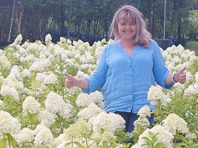 Глава Лотошина рассказала о любви к полевым цветам в соцсетях