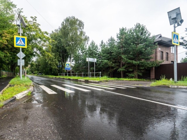 Дороги к школам, паркам и усадьбе Дубровицы стали комфортнее