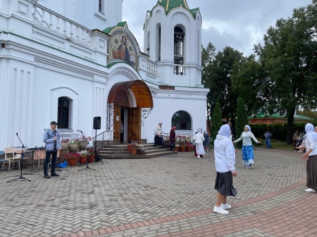 В Запрудне Талдомского округа отпраздновали Яблочный Спас
