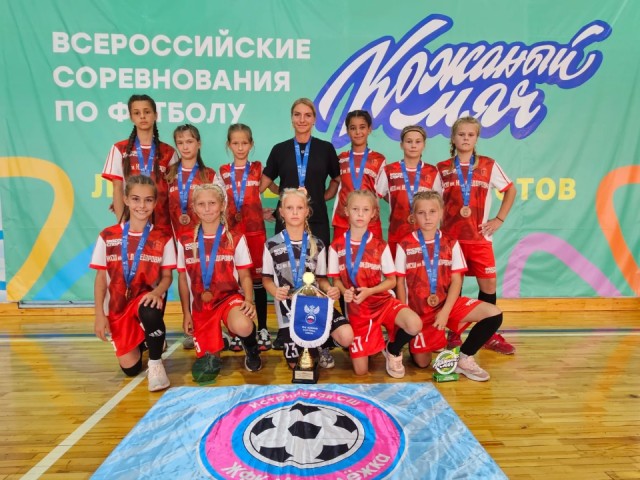 Футболистки из Истры выиграли шесть матчей и вошли в тройку лучших команд страны