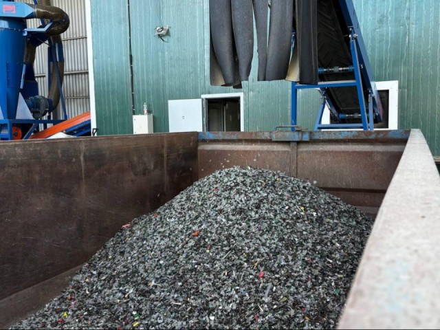 Выработка стекла выросла на комплексе по переработке отходов «Нева»