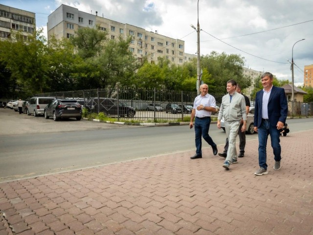 На Дергаевском проезде завершили укладку нового асфальтобетонного покрытия