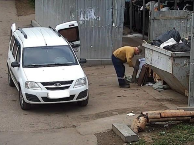 В Наро-Фоминске за незаконный сброс отходов автовладельцы получили штрафы
