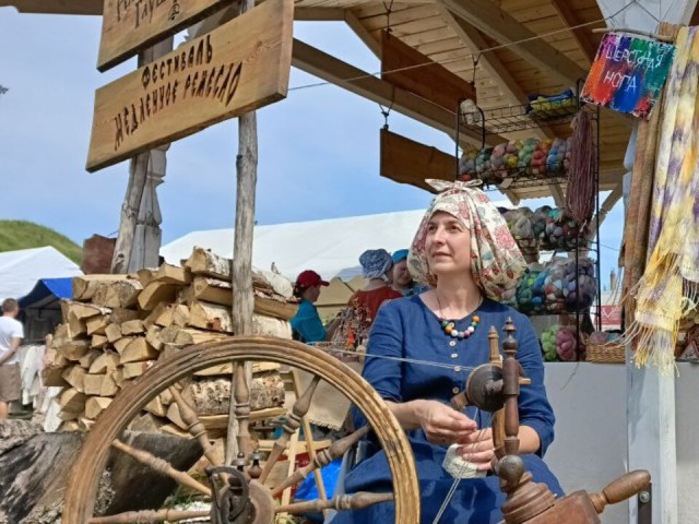 «Бабам — только в длинной юбке»: как прошла ярмарка невольников Стерлигова