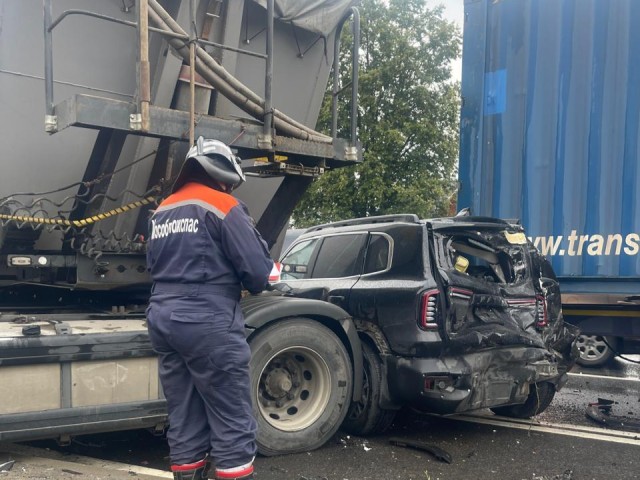 Спасатели ликвидировали последствия ДТП с тремя машинами в Луховицах