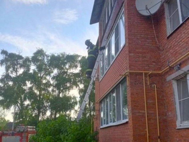 Спасатели помогли пенсионерке из Шатурторфа попасть к себе домой