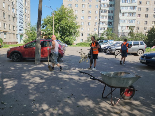 В Егорьевске подростки помогают содержать город в чистоте и порядке