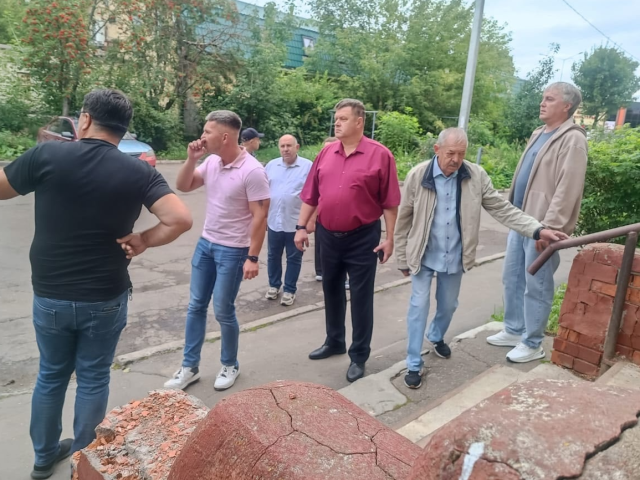 Аварийные ступени отремонтируют в доме на Шибанкова за две недели
