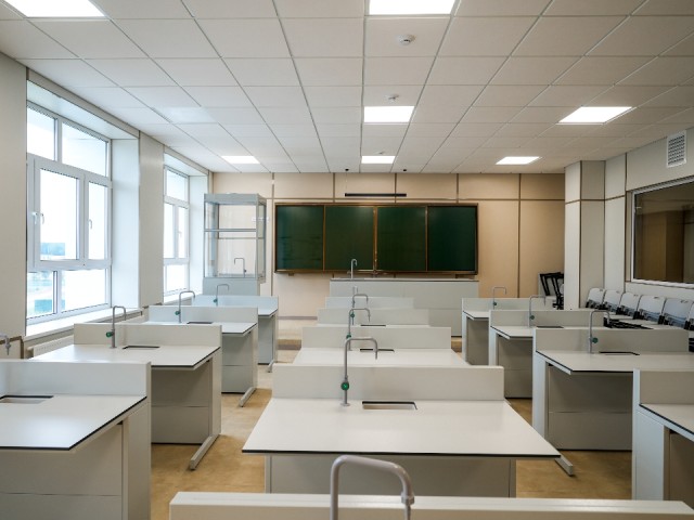Вице-губернатор посетила в Люберцах новую гимназия «Интеллект»