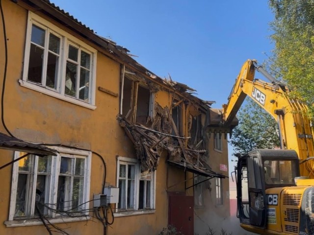 В Солнечногорске снесли аварийный дом