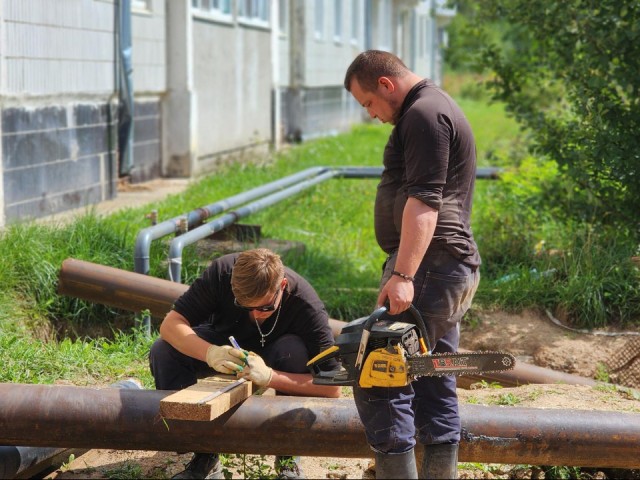 Ремонт теплосетей в поселке Сычево ведут без отключения воды