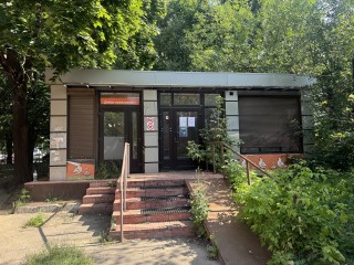 Ларек, портящий внешний вид центральной улицы Видного, разобрали