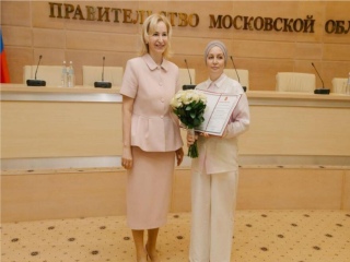Девять педагогов из Ленинского округа получили сертификаты на соципотеку