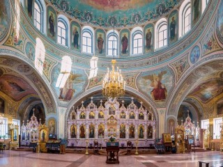 В мире только три: уникальный фаянсовый иконостас можно увидеть в Преображенском храме в Балашихе