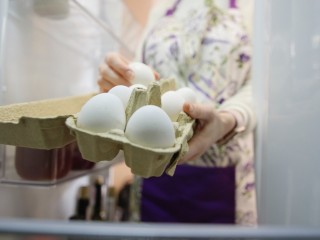 Названы реальные шансы заразиться сальмонеллезом от магазинных яиц