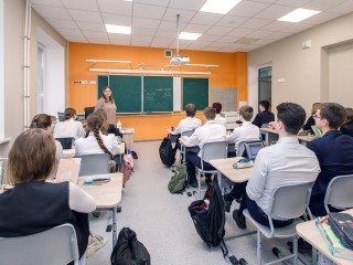 Ко Дню знаний: учителям хотят ввести ежегодную выплату