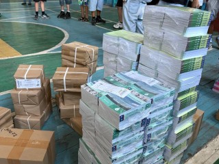 Подмосковье помогает обеспечить учебниками школьников Макеевки