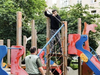 На улице Чкалова установят новую детскую площадку