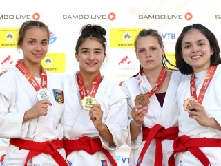 Спортсменка из Талдома завоевала медаль на турнире по пляжному самбо в Сингапуре