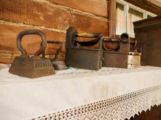 В краеведческом музее Шатуры выставили уникальную коллекцию утюгов
