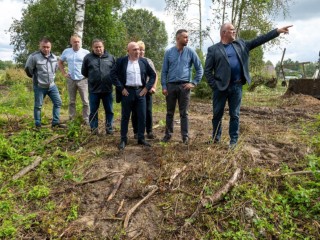 В Великом Дворе по просьбе жителей расчистят водоотводную канаву
