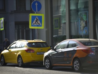 Жители села под Воскресенском пожаловались на аномальное нашествие каршерингов