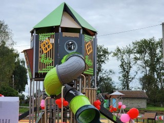 Новую детскую площадку открыли в Орешкове