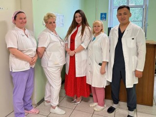Сотрудники Истринской клинической больницы поздравили коллег офтальмологов