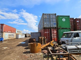 В Подмосковье закрыли 24 площадки с незаконным хранением морских контейнеров