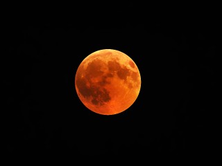 Осетровое полнолуние: что категорически запрещено делать 9 августа 2025