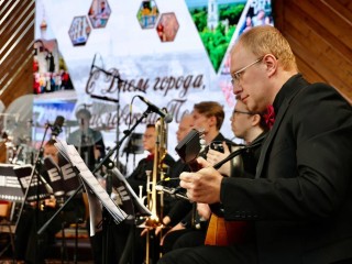 Оркестр «Русские узоры» выступил в Павловском Посаде