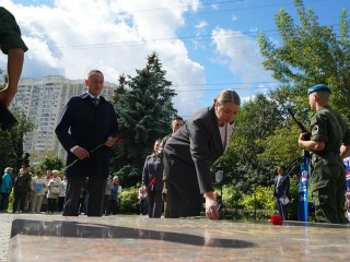 Память героев в белых халатах почтили жители Химок
