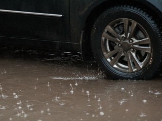 На Подмосковьсе надвигается ураган с ливнями и грозами
