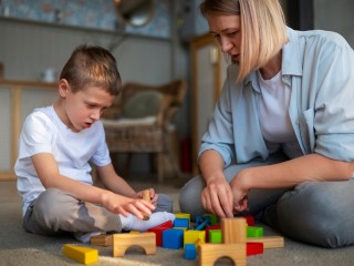 Какие выплаты и льготы положены семьям, воспитывающих детей-аутистов