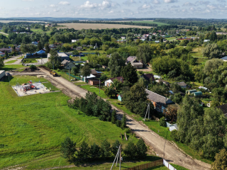 Новый асфальт уложат на улице Советской в Карине до конца месяца
