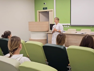 Как грамотно поддержать женщину после родов, объяснила психолог Раменской больницы
