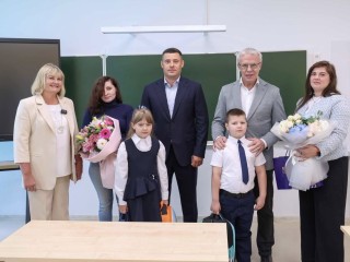 Дети участников СВО получили школьные рюкзаки от главы Подольска