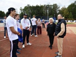 Звезды российского плавания встретились с болельщиками в Дедовске