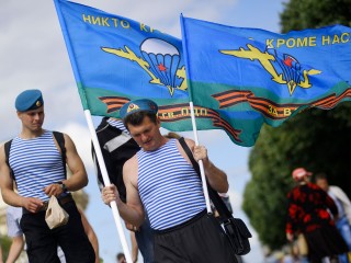 Глава Истры поздравила десантников с Днем ВДВ
