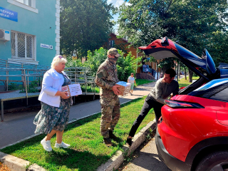 В Зарайске передали гуманитарную помощь участнику СВО