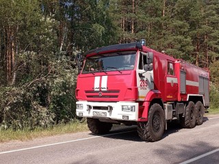 Спасатели транспортировали пациентку с весом 200 кг в машину скорой помощи в Егорьевске