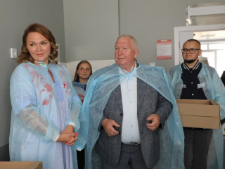 Известная телезвезда передала бойцам, проходящим лечение в госпитале Селятина, подарки