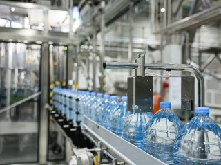 В Подмосковье спрос на воду вырос на треть