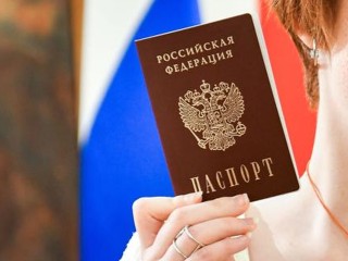 Вручение первых паспортов школьникам прошло в обновленной галерее Химок