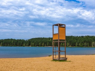 Спасатели вытащили из воды утонувшего ребенка в Подмосковье